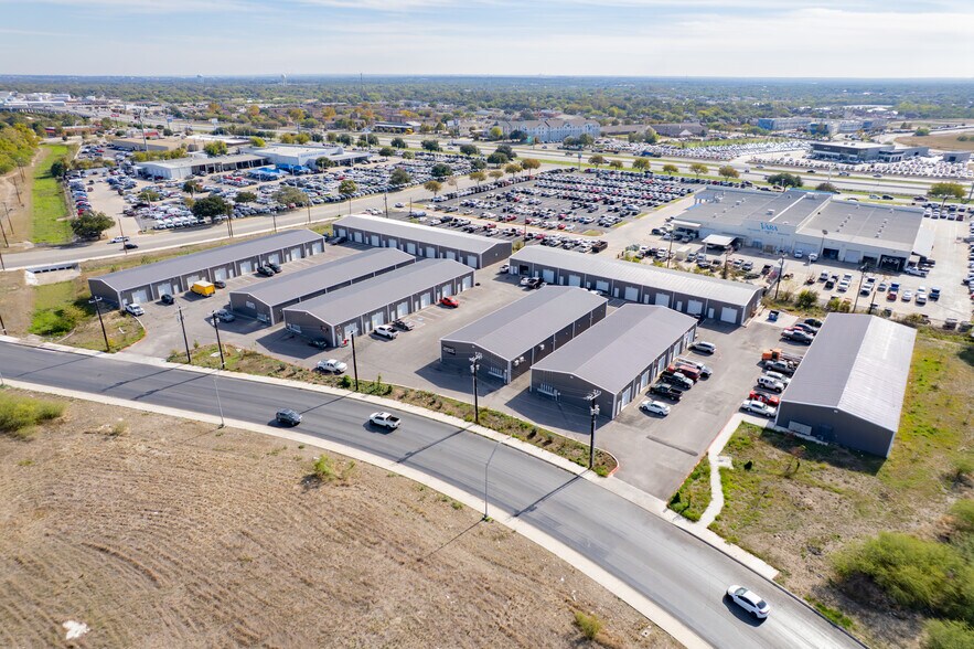 2203 Cascade Pky, San Antonio, TX à louer - Photo principale - Image 1 de 25
