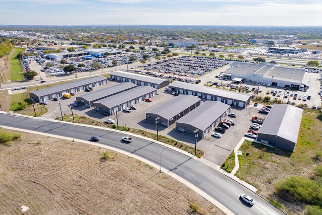 Plus de détails pour 2203 Cascade Pky, San Antonio, TX - Local d'activités à louer