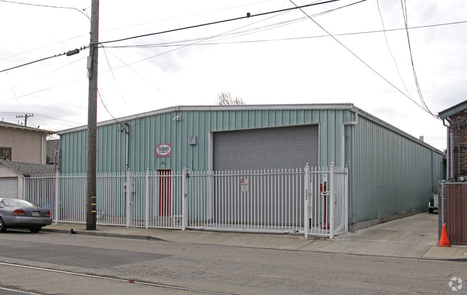 2060 Clement Ave, Alameda, CA for sale - Building Photo - Image 1 of 1