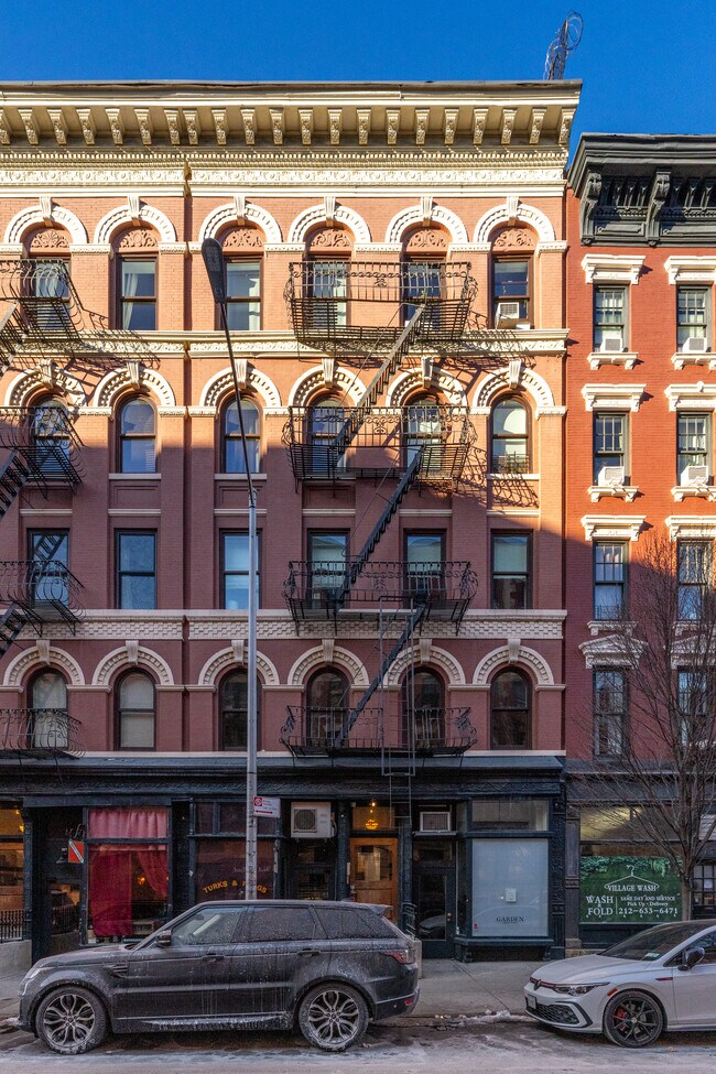 Plus de détails pour 325 W 11th St, New York, NY - Commerce de détail à louer