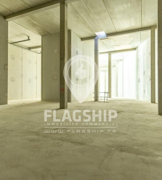 Industrial in Romainville for lease - Interior Photo - Image 1 of 6