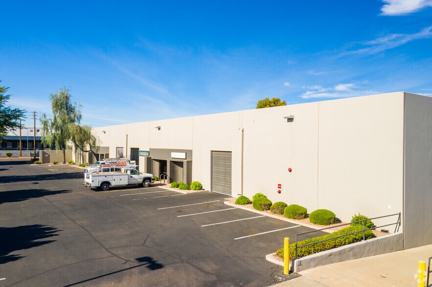 1140 W Alameda Dr, Tempe, AZ à louer - Photo du bâtiment - Image 3 de 11