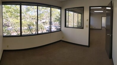 4002-4014 148th Ave NE, Redmond, WA for lease Interior Photo- Image 1 of 6