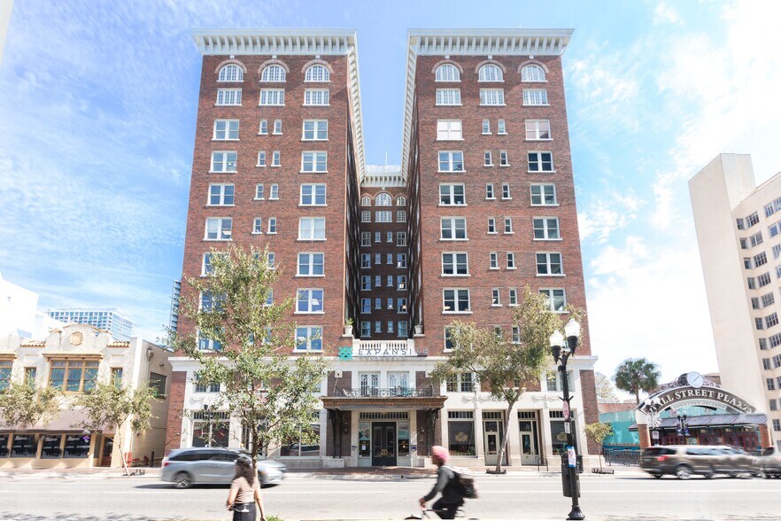 37 N Orange Ave, Orlando, FL à louer - Photo du bâtiment - Image 1 de 15