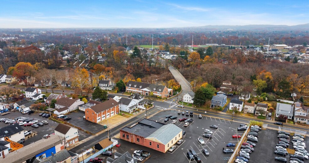 26 Little St, Matawan, NJ à vendre - Photo du bâtiment - Image 2 de 26