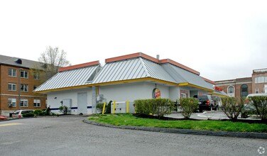 2033 Eastern Ave, Baltimore, MD à louer Photo du bâtiment- Image 2 de 4