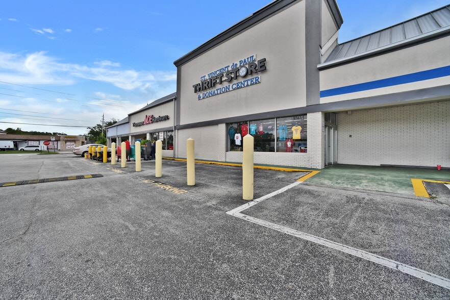 9700 San Jose Blvd, Jacksonville, FL à louer - Photo du bâtiment - Image 2 de 12