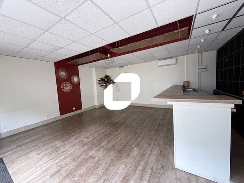 Office in SAINT-OUEN-L'AUMONE for lease - Interior Photo - Image 3 of 9