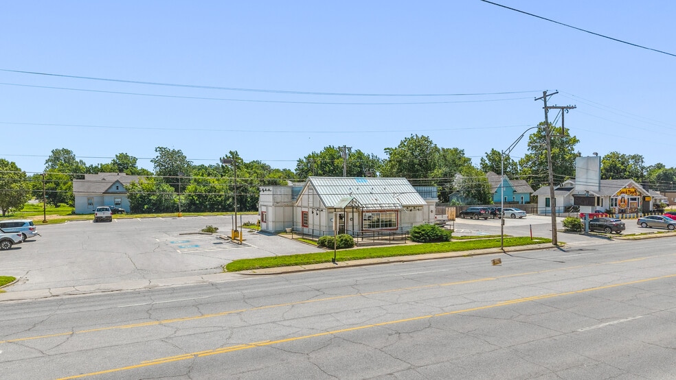 309 S Van Buren St, Enid, OK for sale - Building Photo - Image 1 of 4