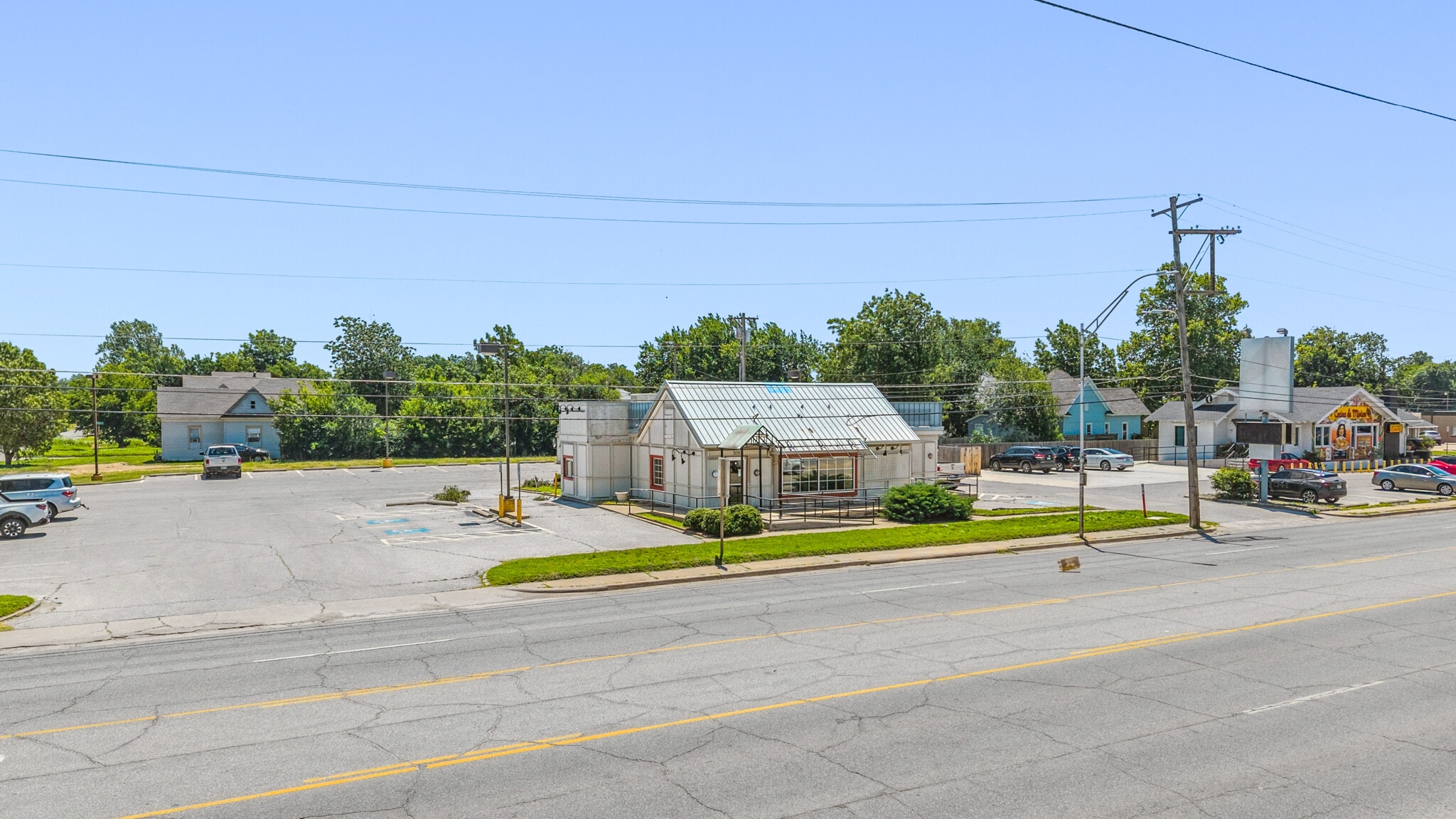 309 S Van Buren St, Enid, OK à vendre Photo du bâtiment- Image 1 de 5