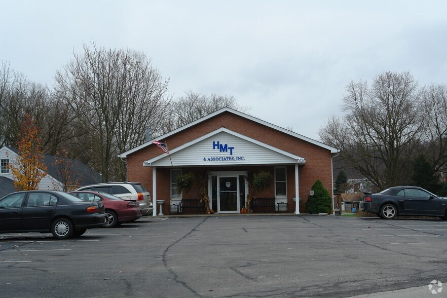 130 Cecil St, Canonsburg, PA à vendre - Photo du bâtiment - Image 2 de 9