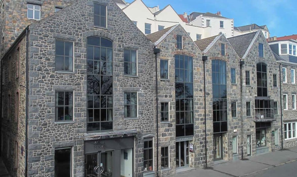 South Esplanade, Guernsey à louer - Photo du bâtiment - Image 1 de 2