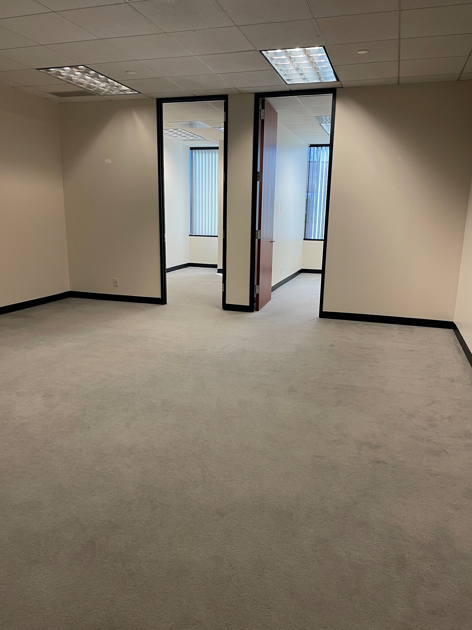 3020 Old Ranch Pky, Seal Beach, CA à louer Photo intérieure- Image 1 de 10