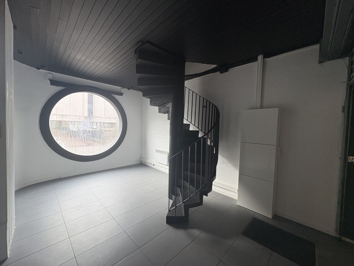 74 Rue Georges Bonnac, Bordeaux, GIR 33000 - Unit dalle -  - Interior Photo - Image 1 of 7