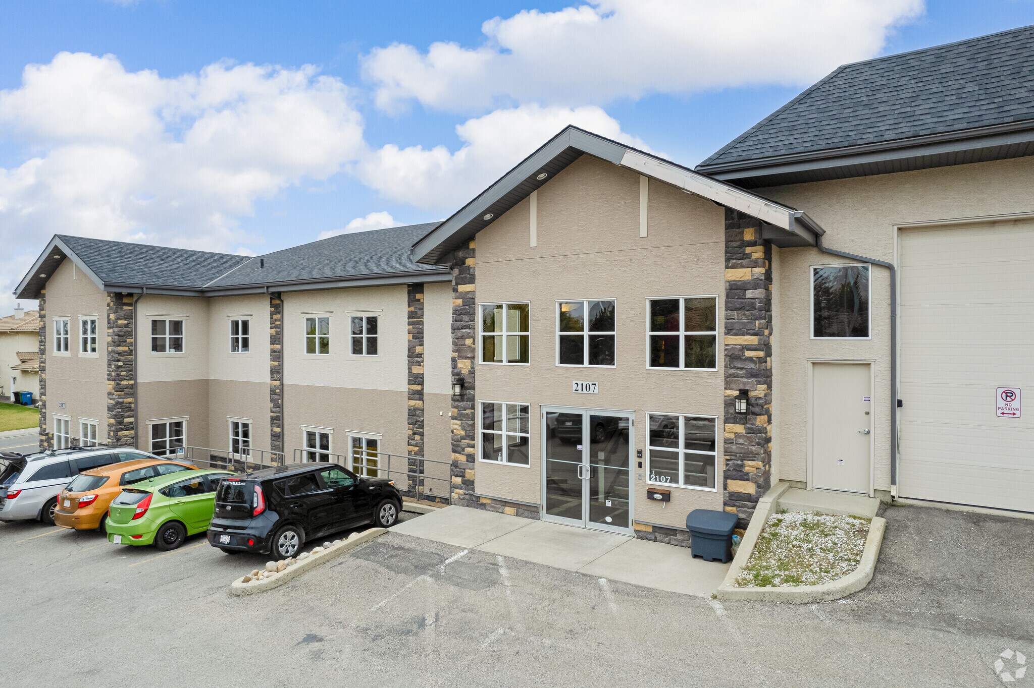 2107 Sirocco Dr SW, Calgary, AB for sale Building Photo- Image 1 of 7