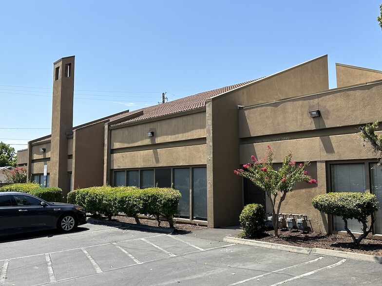 1600 Sunrise Ave, Modesto, CA for sale - Building Photo - Image 1 of 11