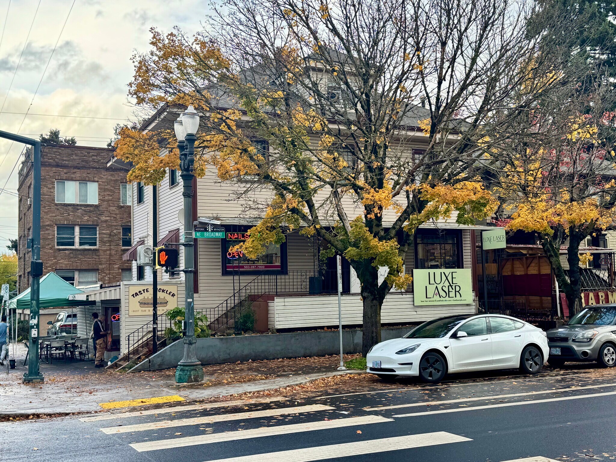 1405 NE Broadway St, Portland, OR à louer Photo du bâtiment- Image 1 de 11