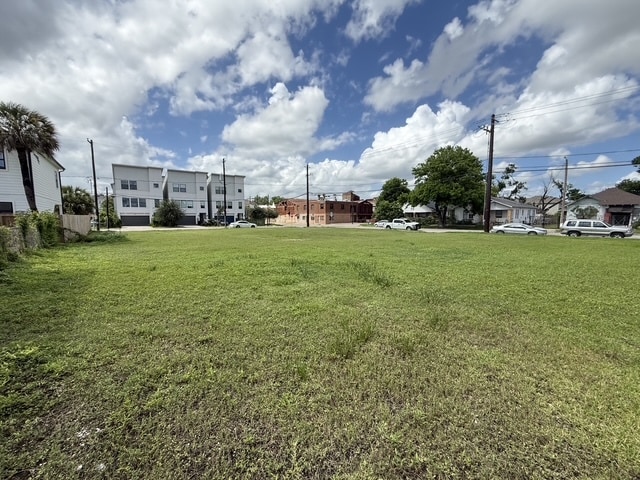 2323 Everett st, Houston, TX for sale - Building Photo - Image 2 of 9
