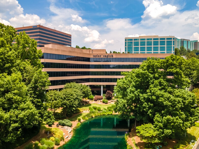 1600 Parkwood Cir SE, Atlanta, GA for lease - Primary Photo - Image 1 of 10