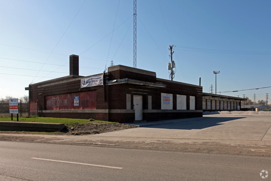 6575 W Vernor Hwy, Detroit, MI à louer - Photo du bâtiment - Image 2 de 4