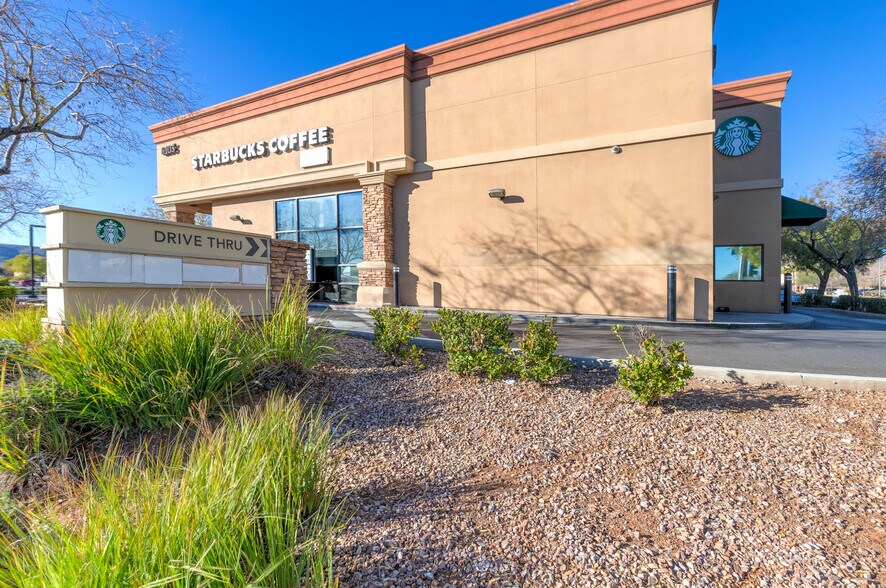 6105 S Fort Apache Rd, Las Vegas, NV à louer - Photo du bâtiment - Image 3 de 10
