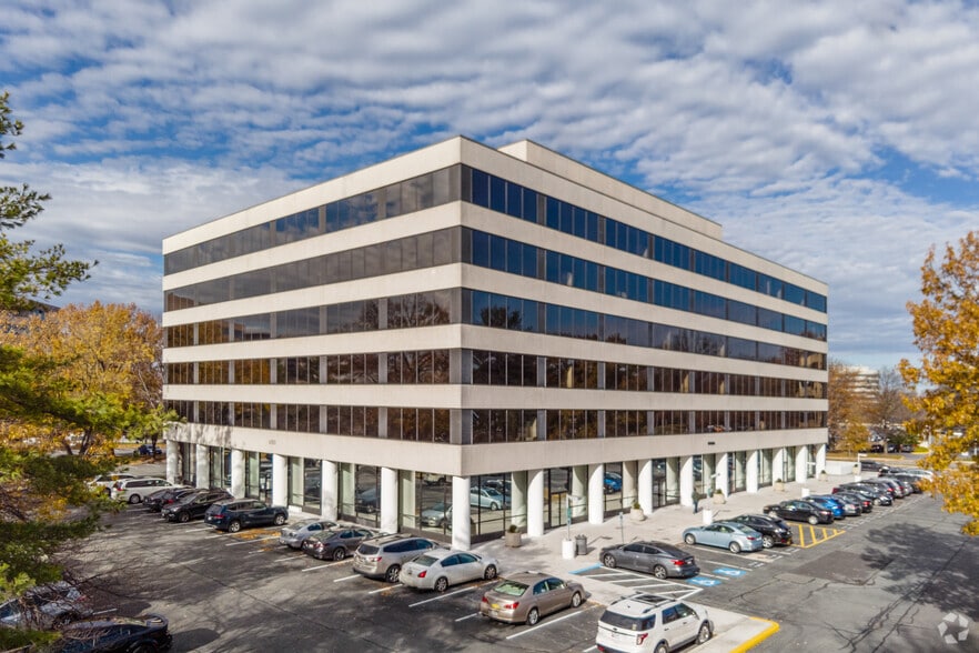 6500 Rock Spring Dr, Bethesda, MD à louer - Photo du bâtiment - Image 1 de 5