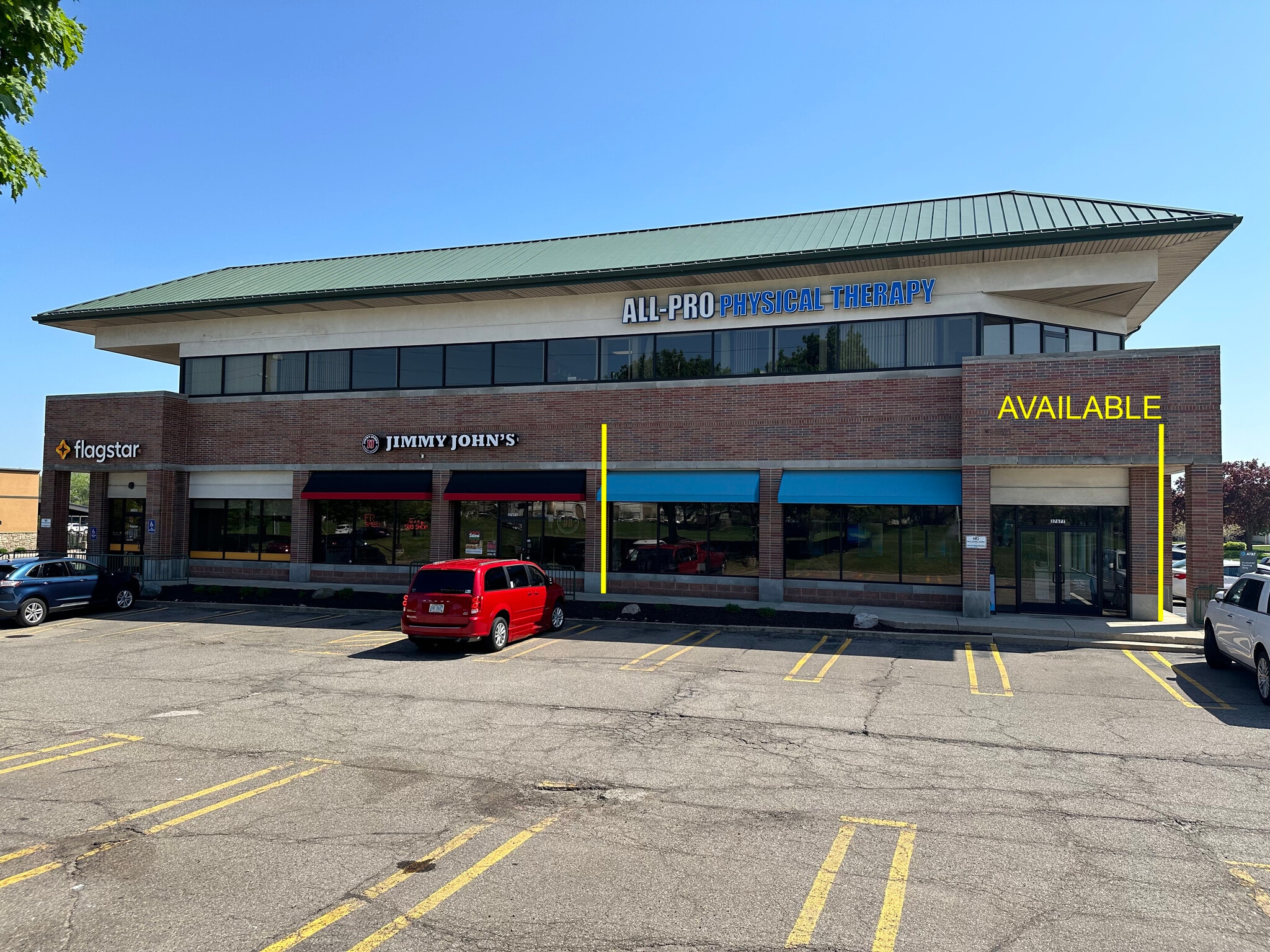 37655-37699 Six Mile Rd, Livonia, MI for lease Primary Photo- Image 1 of 5