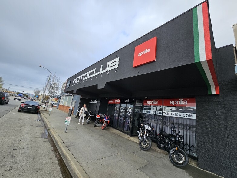 2011-2013 Lincoln Blvd, Santa Monica, CA for sale - Building Photo - Image 3 of 26