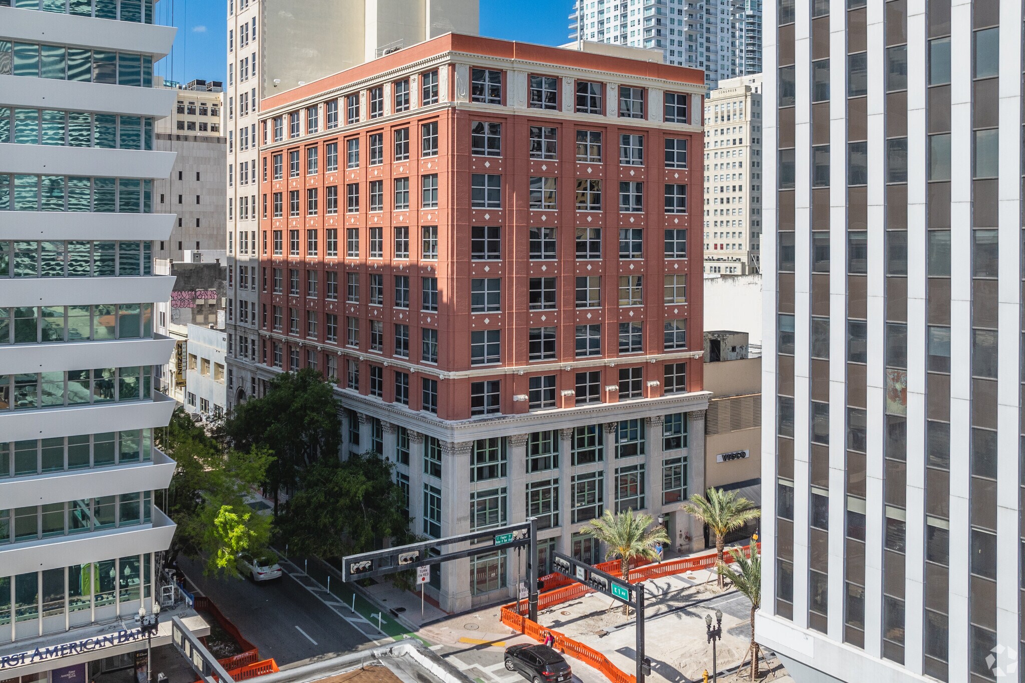 101 E Flagler St, Miami, FL à louer Photo principale- Image 1 de 18