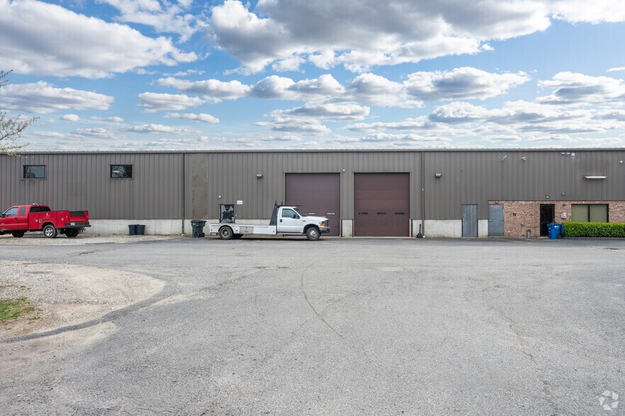 198 S Meadow Rd, Plymouth, MA à vendre - Photo du bâtiment - Image 2 de 5