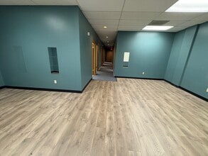 645 W Highway 50, O'Fallon, IL for lease Interior Photo- Image 1 of 8