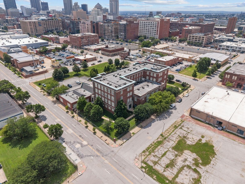 814 N 19th St, Saint Louis, MO à vendre - Photo du bâtiment - Image 3 de 17