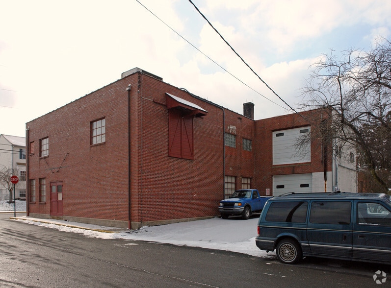 800 Main St, Red Hill, PA à vendre - Photo du bâtiment - Image 2 de 12