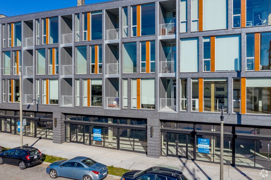 300 W Florida St, Milwaukee, WI à louer - Photo du bâtiment - Image 2 de 4