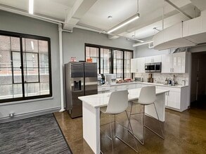 263 W 38th St, New York, NY for lease Interior Photo- Image 2 of 5