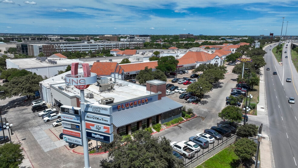 6406 N IH 35, Austin, TX à louer - Photo du bâtiment - Image 1 de 3