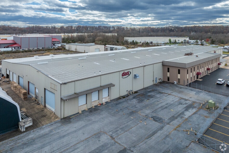 48 Industrial Rd, Elizabethtown, PA for lease - Building Photo - Image 2 of 6