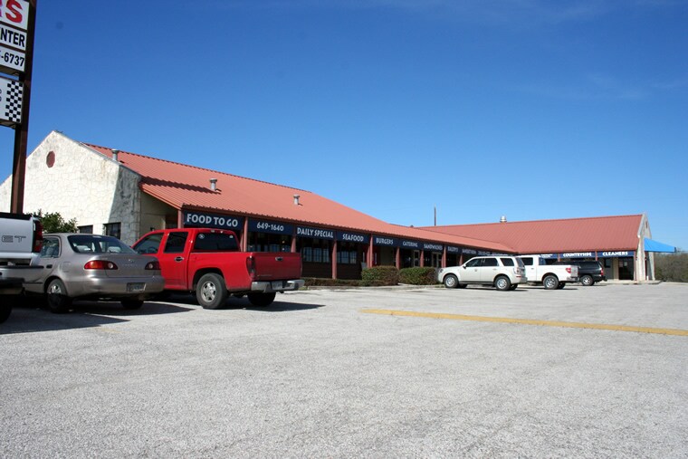 9595 E US Highway 87, San Antonio, TX à louer - Photo du bâtiment - Image 1 de 1