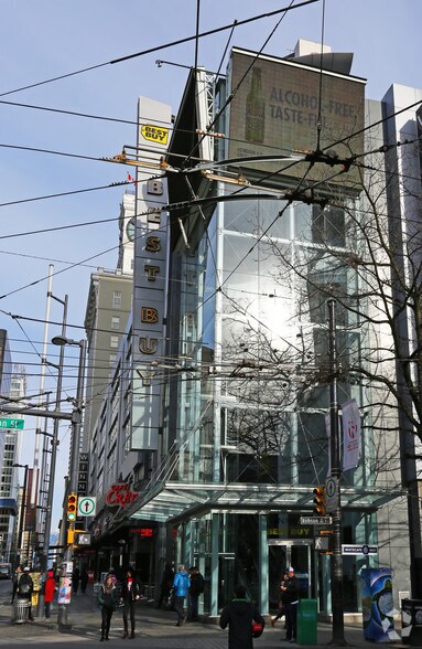 798 Granville St, Vancouver, BC à louer - Photo du bâtiment - Image 2 de 4