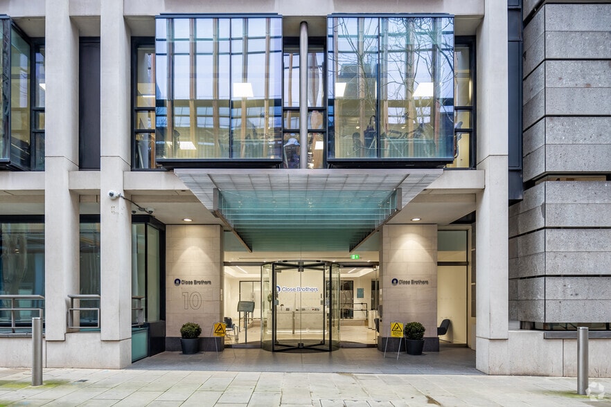 10 Crown Pl, Londres à louer - Photo du bâtiment - Image 2 de 4