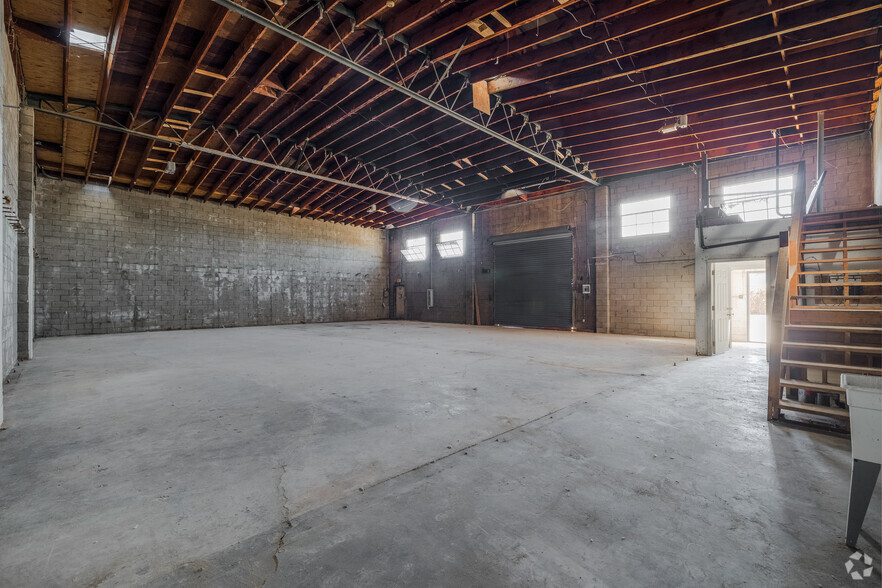 112 N Chester Ave, Compton, CA for lease - Interior Photo - Image 3 of 26