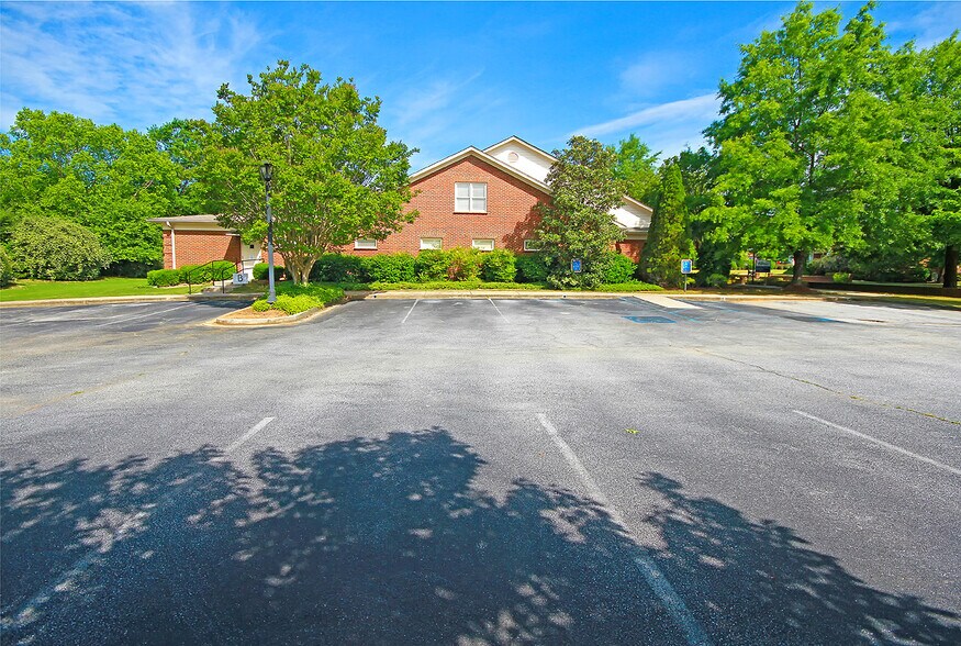 304 Ashby Park Ln, Greenville, SC à louer - Photo du bâtiment - Image 2 de 6