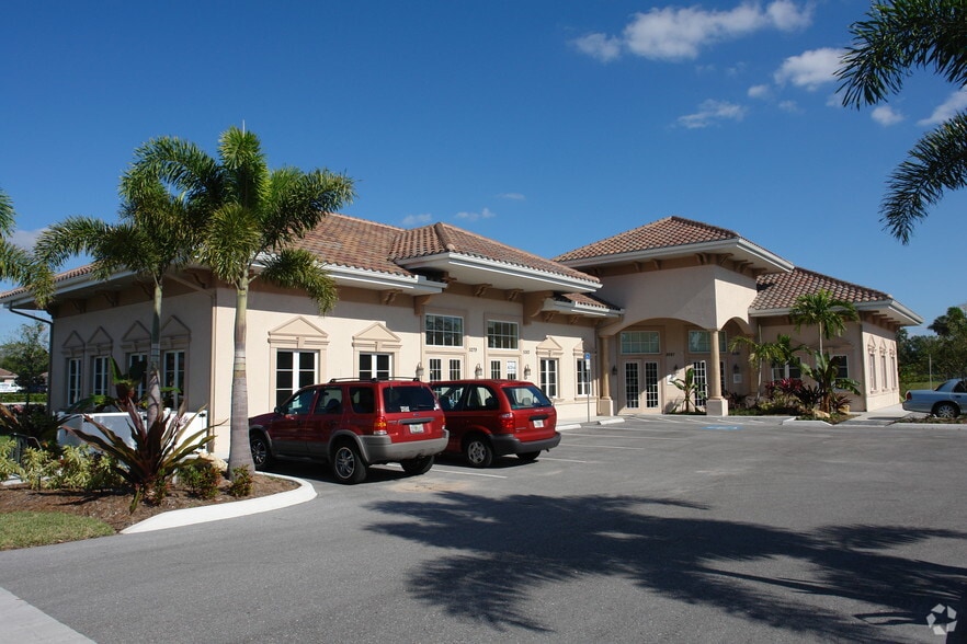 5279-5283 Office Park Blvd, Bradenton, FL for lease - Building Photo - Image 1 of 68