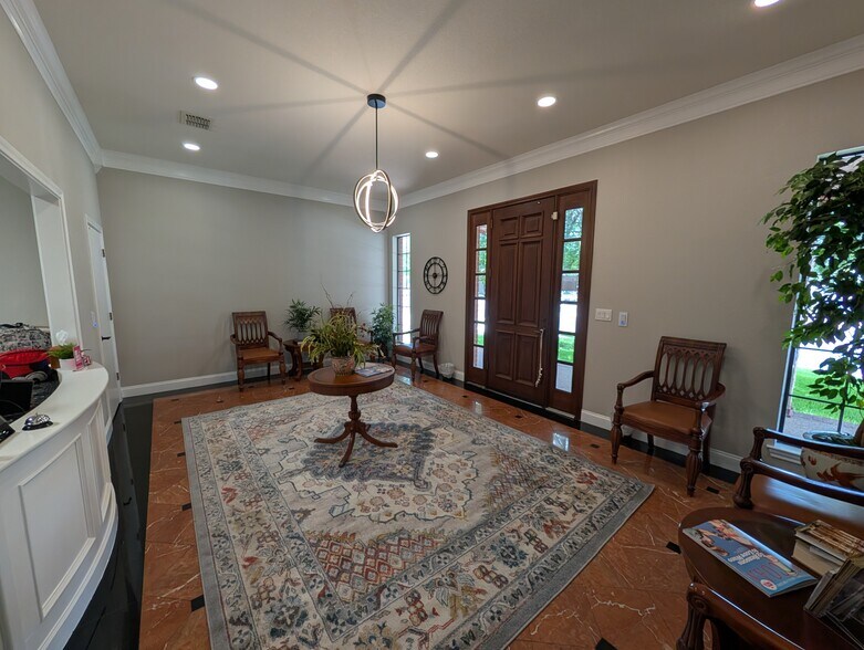 3640 W Waco Dr, Waco, TX à louer - Photo du bâtiment - Image 2 de 11