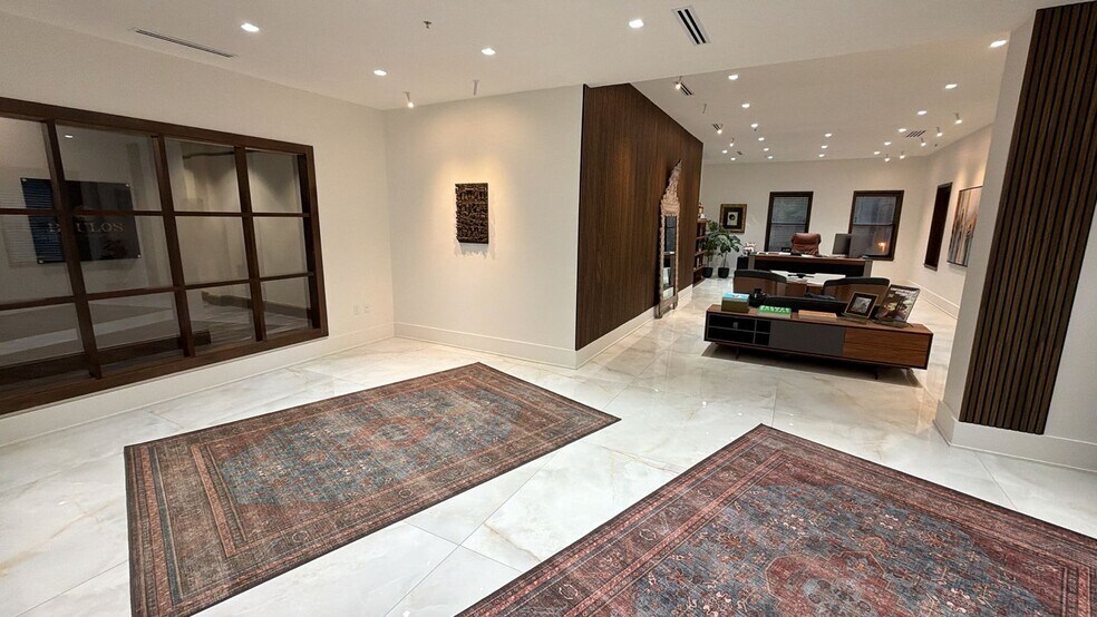 118 N Monroe St, Tallahassee, FL à louer - Photo du bâtiment - Image 2 de 27