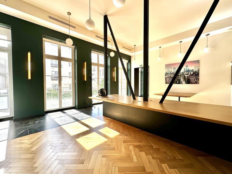 Office in Paris for lease - Interior Photo - Image 3 of 20