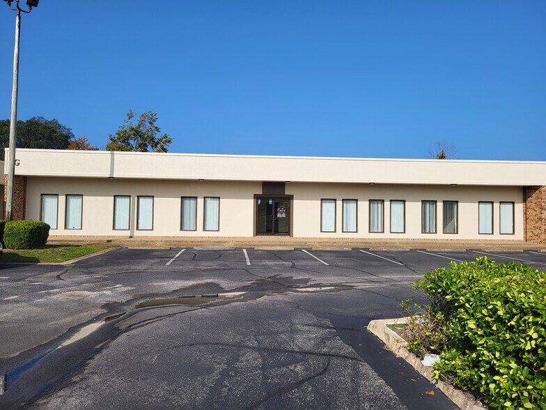 11 Racetrack Rd NE, Fort Walton Beach, FL à louer - Photo du bâtiment - Image 2 de 4