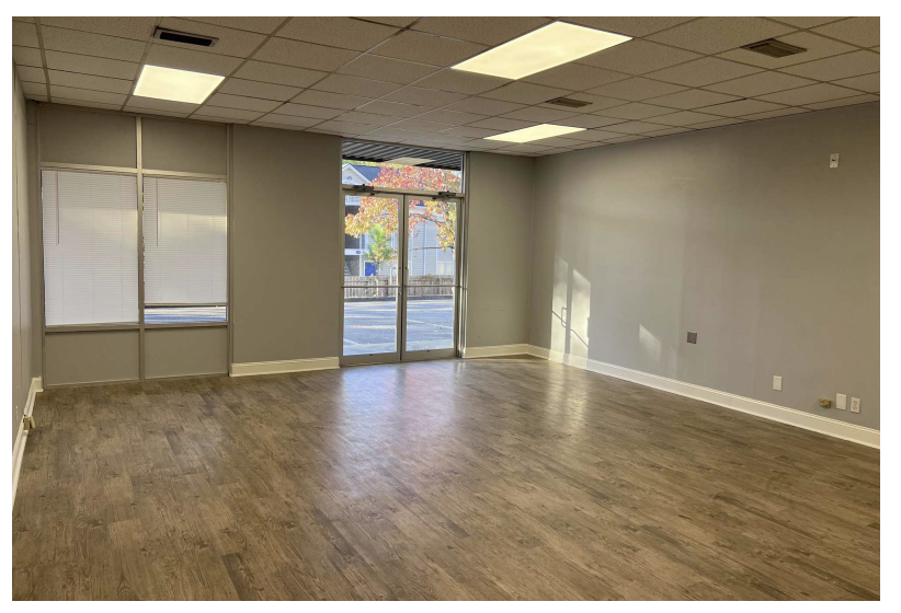 25 W Oxmoor Rd, Birmingham, AL for lease Interior Photo- Image 1 of 2