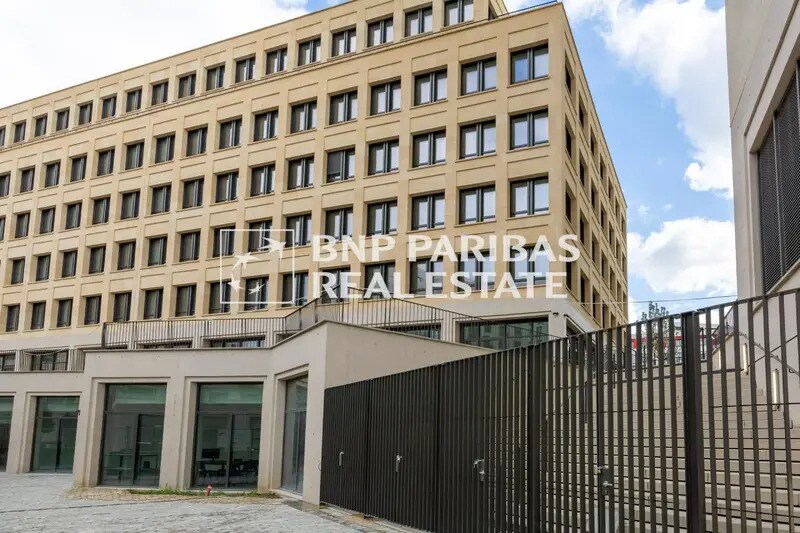 Bureau dans Paris à louer - Photo du bâtiment - Image 3 de 12