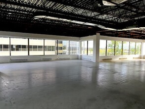 1550 Rue Ampère, Boucherville, QC à louer Photo intérieure- Image 2 de 5